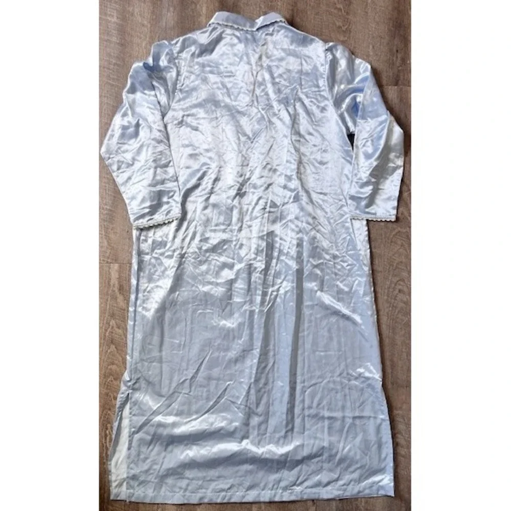 Vintage Cabernet sleepwear nightgown light blue satin Size M NWT - Picture 6 of 6